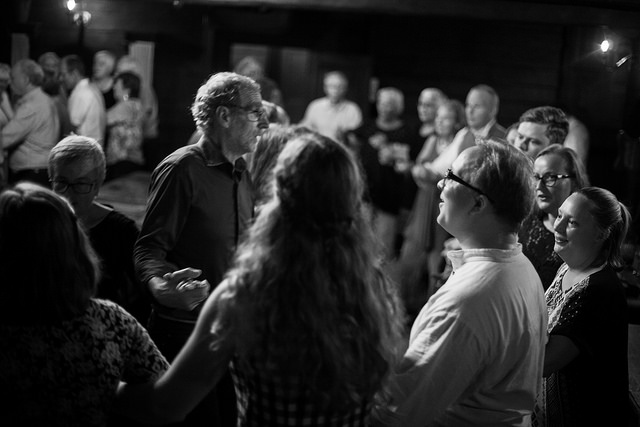 Folk som dansar stordans